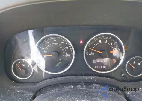 2016 Jeep Compass Latitude z USA, uszkodzony, nr VIN 1C4NJDEB4GD663319